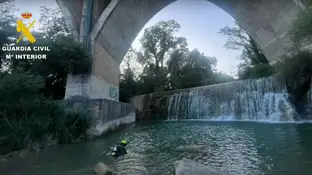 Imagen del rescate del cuerpo del futbolista en el Salto de Pozán de Vero Imagen del rescate del cuerpo del futbolista en el Salto de Pozán de Vero