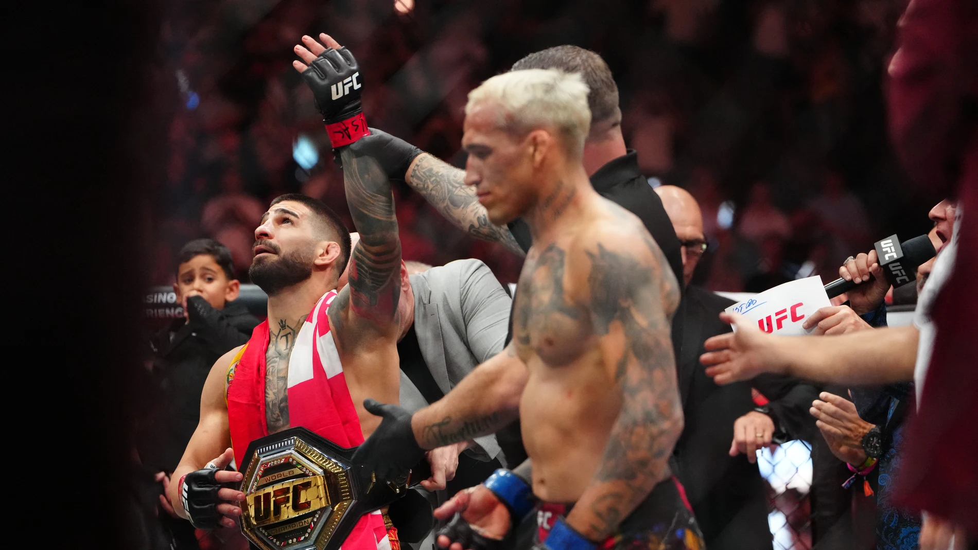 Ilia Topuria, tras su victoria ante Charles Oliveira Ilia Topuria, tras su victoria ante Charles Oliveira