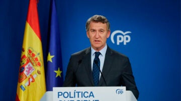 A3 Noticias 1 (01-07-25) Feijóo inicia una ronda de contactos con los grupos para una posible moción de censura: "Es insostenible"