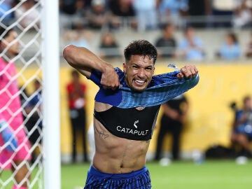 Marcos Leonardo celebra el cuarto gol ante el Manchester City