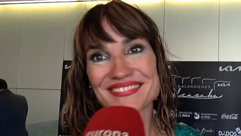 Irene Villa haciendo declaraciones a la prensa Irene Villa haciendo declaraciones a la prensa