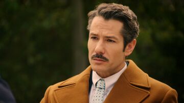Don Pedro le hace saber a Pelayo que está al tanto de su orientación sexual: “Protéjase por todos los medios” 
