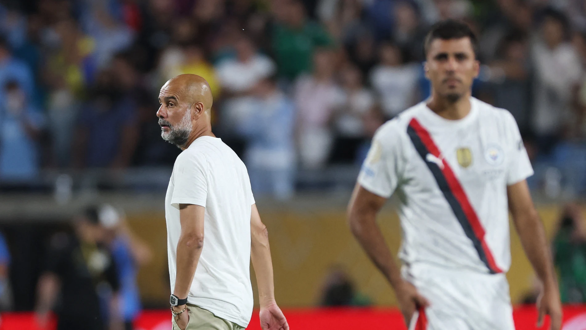 Guardiola camina por el Camping World Stadium de Orlando Guardiola camina por el Camping World Stadium de Orlando