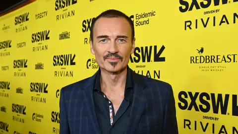 Julian McMahon en su última imagen pública Julian McMahon en su última imagen pública