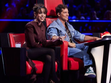 Danna Paola y David Bisbal, en La Voz Kids
