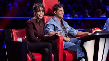 Danna Paola y David Bisbal, en La Voz Kids