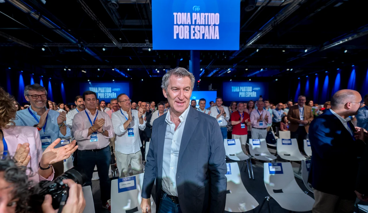 El presidente del PP, Alberto Núñez Feijóo, durante la segunda jornada del XXI Congreso Nacional del Partido Popular, a 5 de julio de 2025, en Madrid (España).