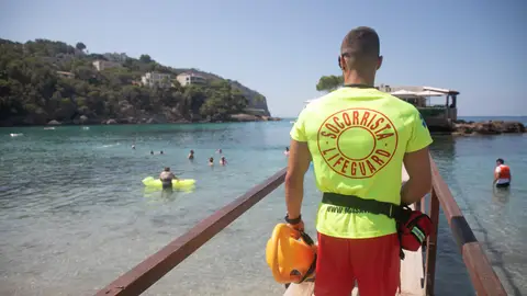 Foto de archivo de socorrista en Mallorca Foto de archivo de socorrista en Mallorca