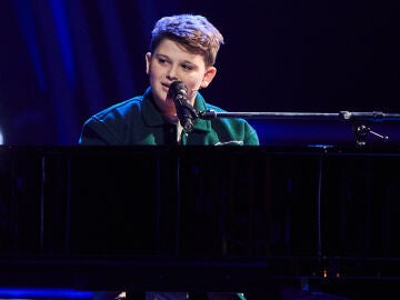 “Cada día lo hace diferente”: Miguel vuelve a emocionar junto al piano con ‘Todo cambió’ 