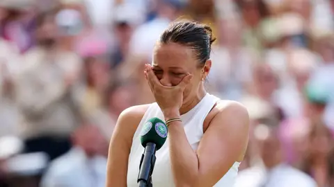 Amanda Anisimova rompe a llorar tras la final de Wimbledon 2025 Amanda Anisimova rompe a llorar tras la final de Wimbledon 2025