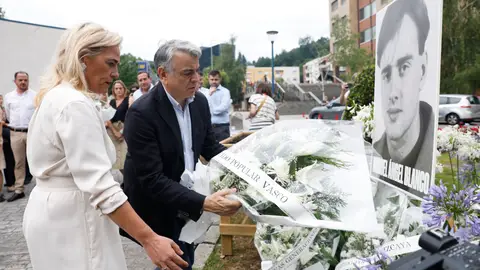 Homenaje en Ermua a Miguel Ángel Blanco por su asesinato Homenaje en Ermua a Miguel Ángel Blanco por su asesinato