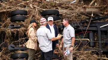 Trump de visita en Texas tras las inundaciones