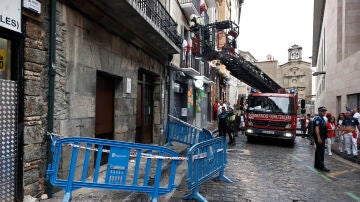 Zona acordonada en la Cuesta de Santo Domingo de Pamplona 