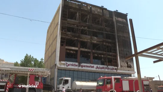 Impactantes imágenes: El incendio de un hipermercado en Irak deja al menos 63 muertos y 40 heridos Impactantes imágenes: El incendio de un hipermercado en Irak deja al menos 63 muertos y 40 heridos
