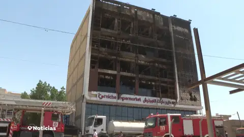 Impactantes imágenes: El incendio de un hipermercado en Irak deja al menos 63 muertos y 40 heridos Impactantes imágenes: El incendio de un hipermercado en Irak deja al menos 63 muertos y 40 heridos