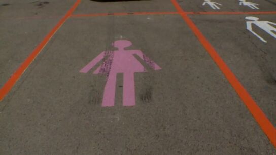 Pol&eacute;mica en Le&oacute;n, plazas de aparcamiento para mujeres