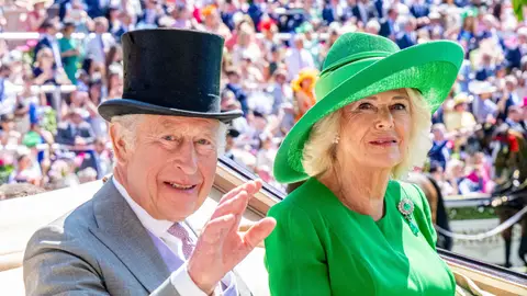 Los reyes Carlos III y Camila Los reyes Carlos III y Camila