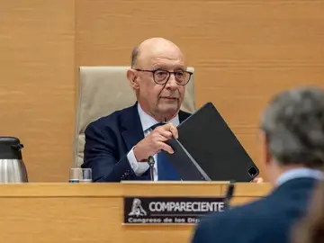 Montoro asegura que no existen pruebas contra él y achaca su imputación a haber ocupado el cargo de ministro Montoro asegura que no existen pruebas contra él y achaca su imputación a haber ocupado el cargo de ministro