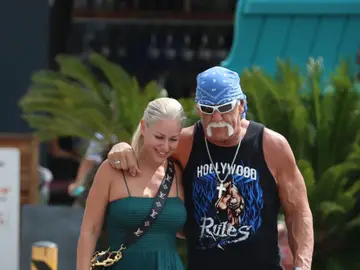 Hulk Hogan junto a su mujer Sky Hulk Hogan junto a su mujer Sky