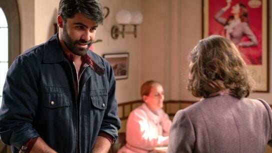 Ra&uacute;l le pide a Claudia una cita para ir al cine: &ldquo;&iquest;Quieres salir conmigo?&rdquo;