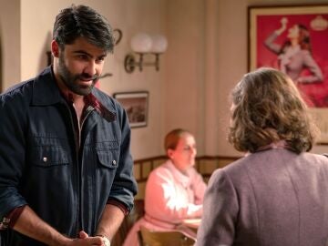 Ra&uacute;l le pide a Claudia una cita para ir al cine: &ldquo;&iquest;Quieres salir conmigo?&rdquo;