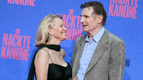 Pamela Anderson y Liam Neeson Pamela Anderson y Liam Neeson