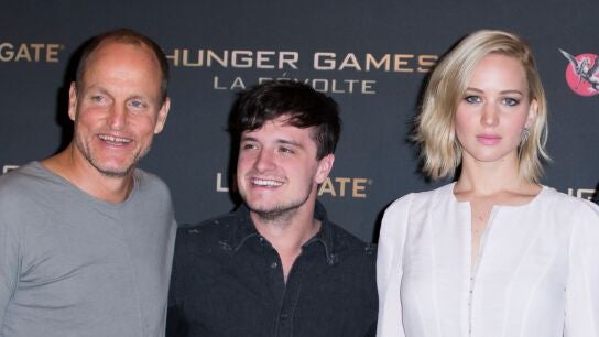 Woody Harrelson, Josh Hutcherson y Jennifer Lawrence de Los juegos del hambre