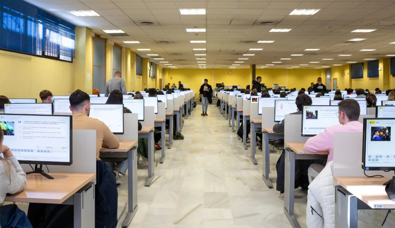 Examen teórico en la sede de la Dirección General de Tráfico