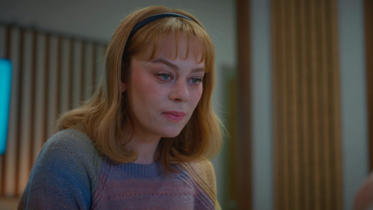 “Estoy atrapado entre dos mujeres” “Estoy atrapado entre dos mujeres”