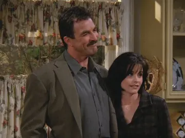 Tom Selleck y Courteney Cox en Friends Tom Selleck y Courteney Cox en Friends