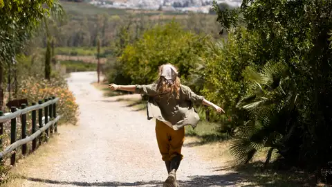 Mujer caminando Mujer caminando