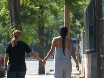 Víctima de violencia de género con su hija