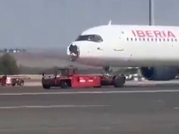 Así quedó el avión Madrid - París: "La gente estaba desesperada"