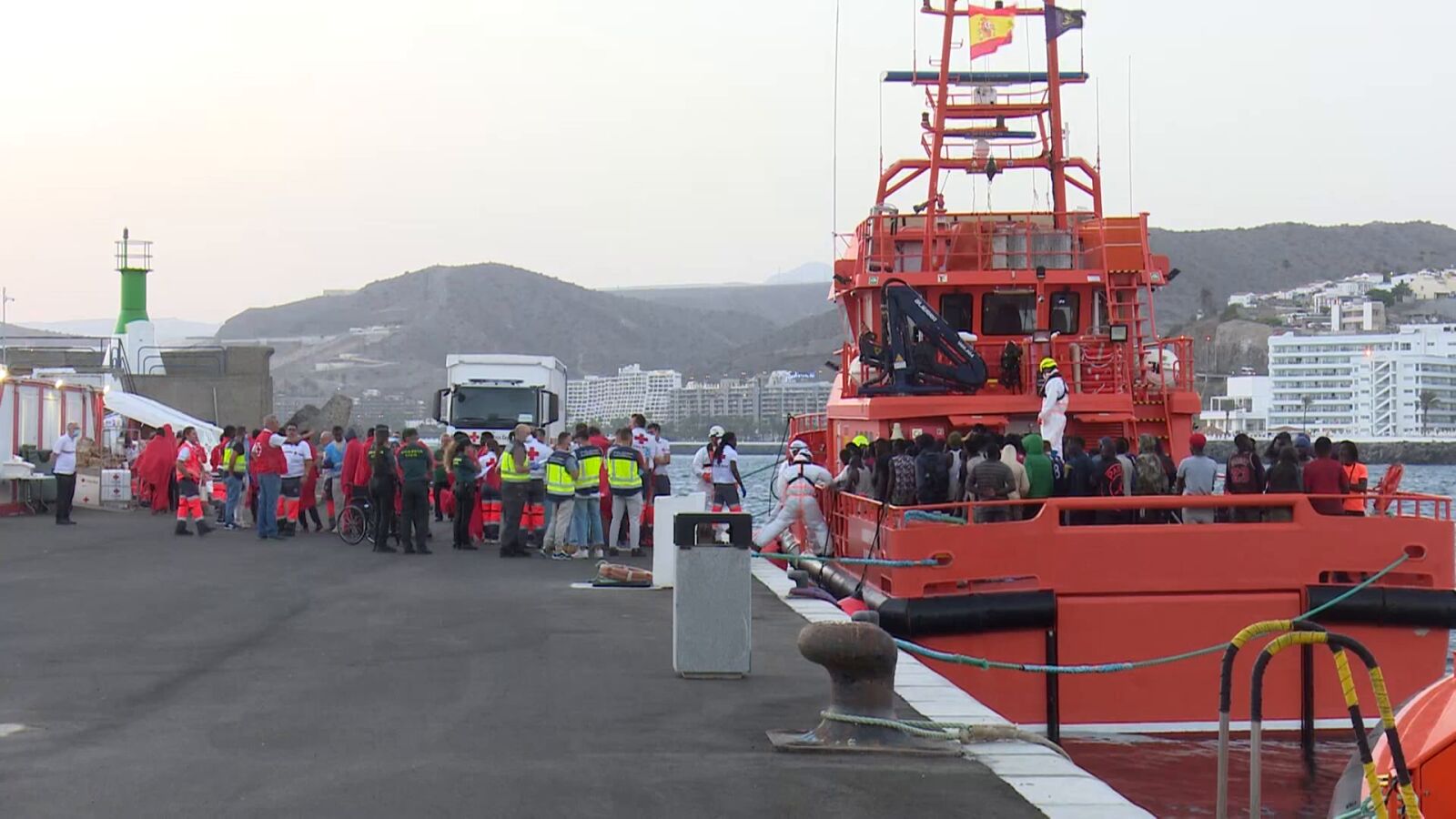 Rescatan a más de 100 migrantes en Canarias: un muerto y un herido evacuado en helicóptero