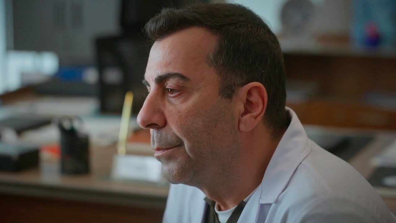 Tolga saca a la luz el mayor trauma de Bahar y le devuelve la confianza perdida Tolga saca a la luz el mayor trauma de Bahar y le devuelve la confianza perdida