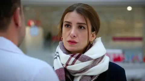 El dolor silencioso de Çağla que muchas mujeres comparten: “Después de una traición, ya no sabes confiar” El dolor silencioso de Çağla que muchas mujeres comparten: “Después de una traición, ya no sabes confiar”