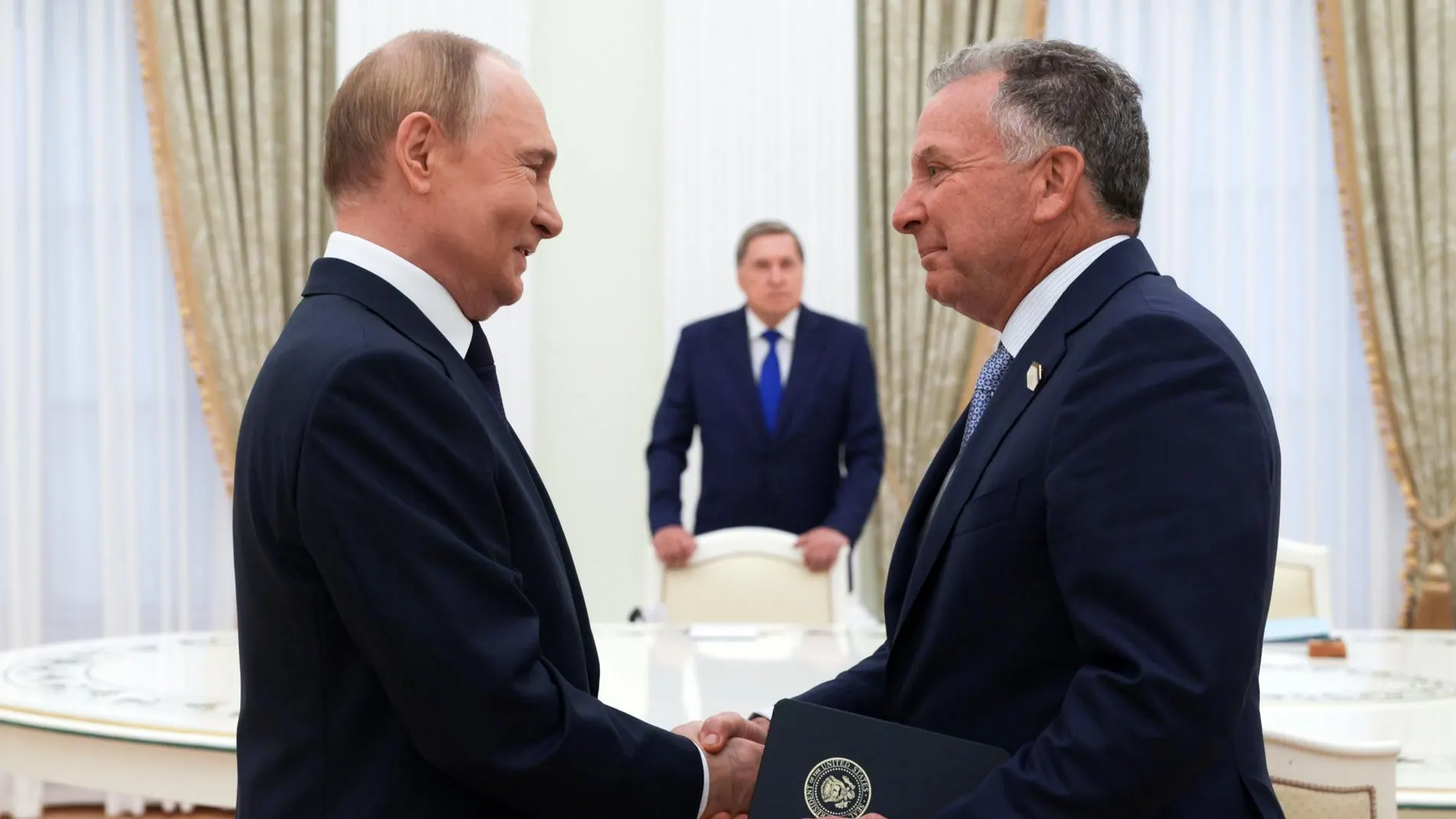 Putin recibe al emisario de Trump en Moscú Putin recibe al emisario de Trump en Moscú