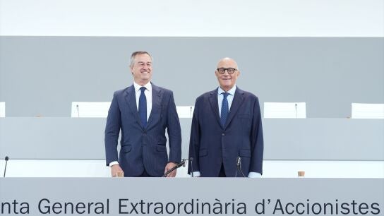 El CEO del Sabadell, C&eacute;sar Gonz&aacute;lez-Bueno y el presidente, Josep Oliu