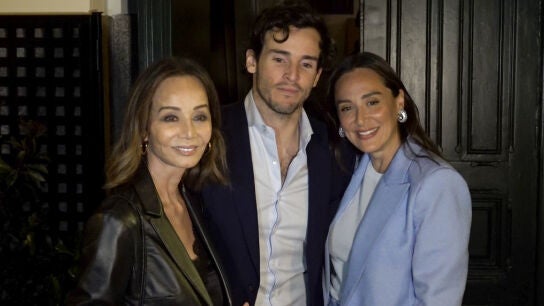 Isabel Preysler, &Iacute;&ntilde;igo Onieva y Tamara Falc&oacute;