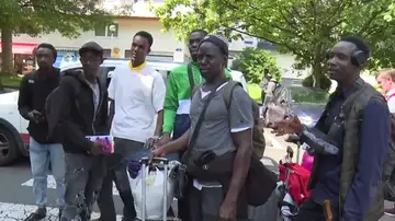 Hospedan en un albergue de Oñate a los 50 malienses que llevan cuatro meses en las calles de San Sebastián Hospedan en un albergue de Oñate a los 50 malienses que llevan cuatro meses en las calles de San Sebastián
