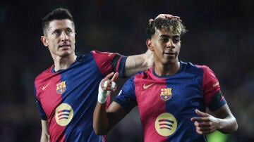 Robert Lewandowski y Lamine Yamal