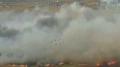 Desalojan 3 urbanizaciones en el incendio de Tres Cantos, en Madrid