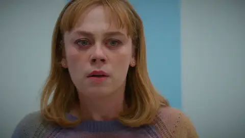 Todo está en sus manos: Bahar se prepara para su mayor reto como médica esta noche en Renacer Todo está en sus manos: Bahar se prepara para su mayor reto como médica esta noche en Renacer