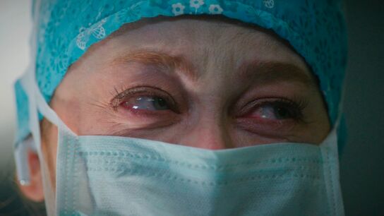 Milagro en quir&oacute;fano: Bahar salva a Seren y a sus beb&eacute;s prematuros bajo una presi&oacute;n extrema