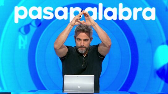 Roberto Leal se desespera ante el bloqueo de Isabel Moreno y José Lamuño en La Pista