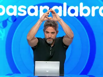 Roberto Leal se desespera ante el bloqueo de Isabel Moreno y José Lamuño en La Pista Roberto Leal se desespera ante el bloqueo de Isabel Moreno y José Lamuño en La Pista