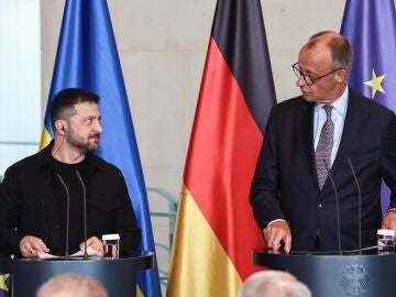 El canciller alemán Friedrich Merz y el presidente ucraniano Volodymyr Zelenski