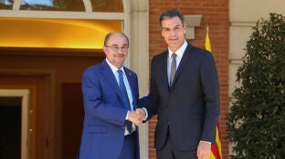 (Foto de ARCHIVO) El presidente del Gobierno, Pedro S&aacute;nchez, se re&uacute;ne con el presidente del Gobierno de Arag&oacute;n, Javier Lamb&aacute;n Ricardo Rubio / Europa Press 08/10/2018