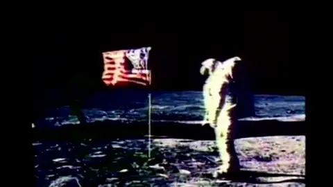 Neil Armstrong en la Luna Efemérides de hoy 25 de agosto de 2025: Muere Neil Armstrong