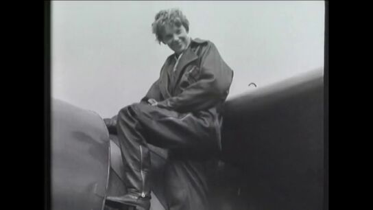 Efem&eacute;rides de hoy 24 de agosto de 2025: Amelia Earhart, primera mujer en un vuelo transcontinental